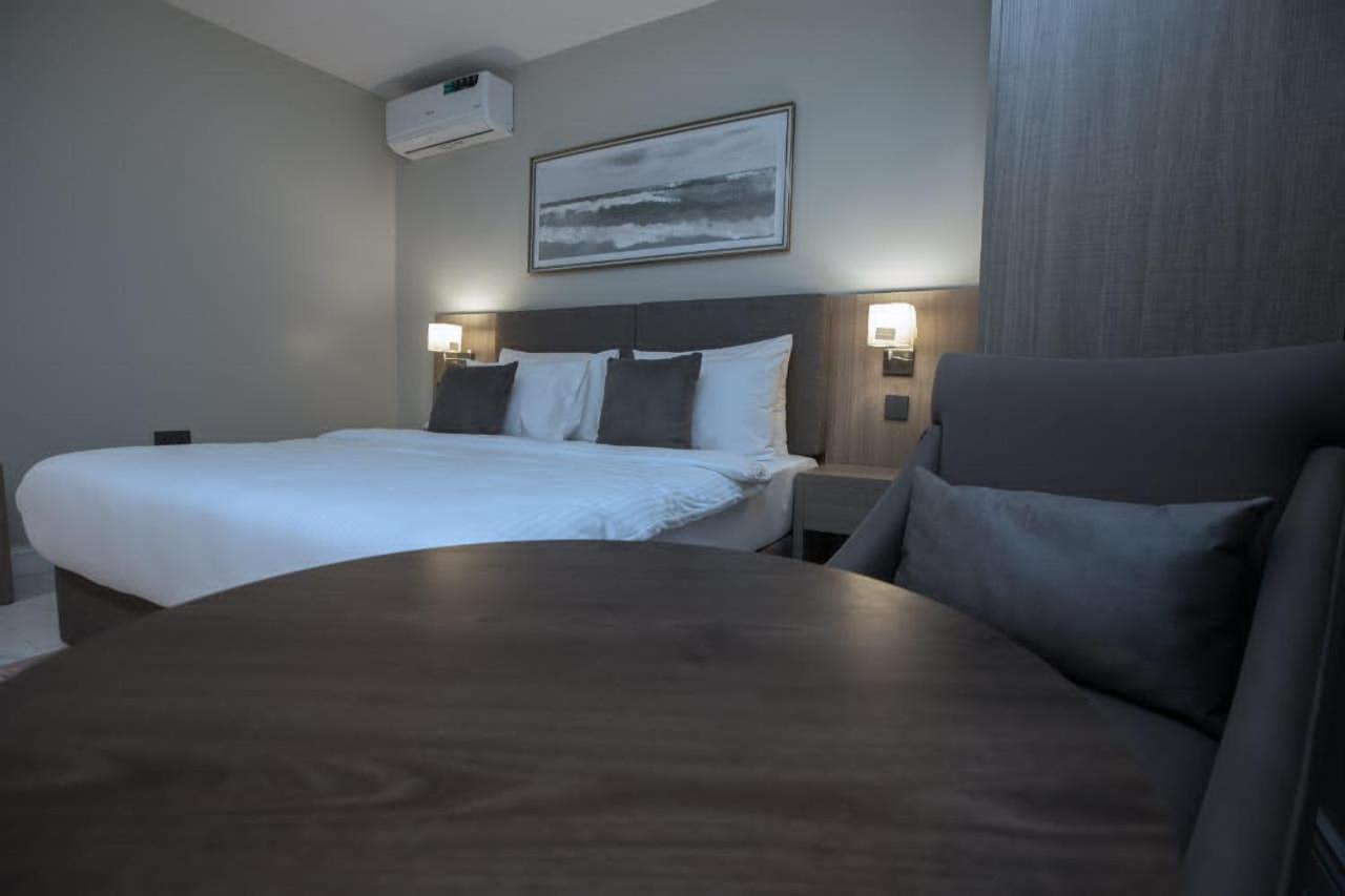 Knightsbridge Hotel & Suites 아부자 외부 사진