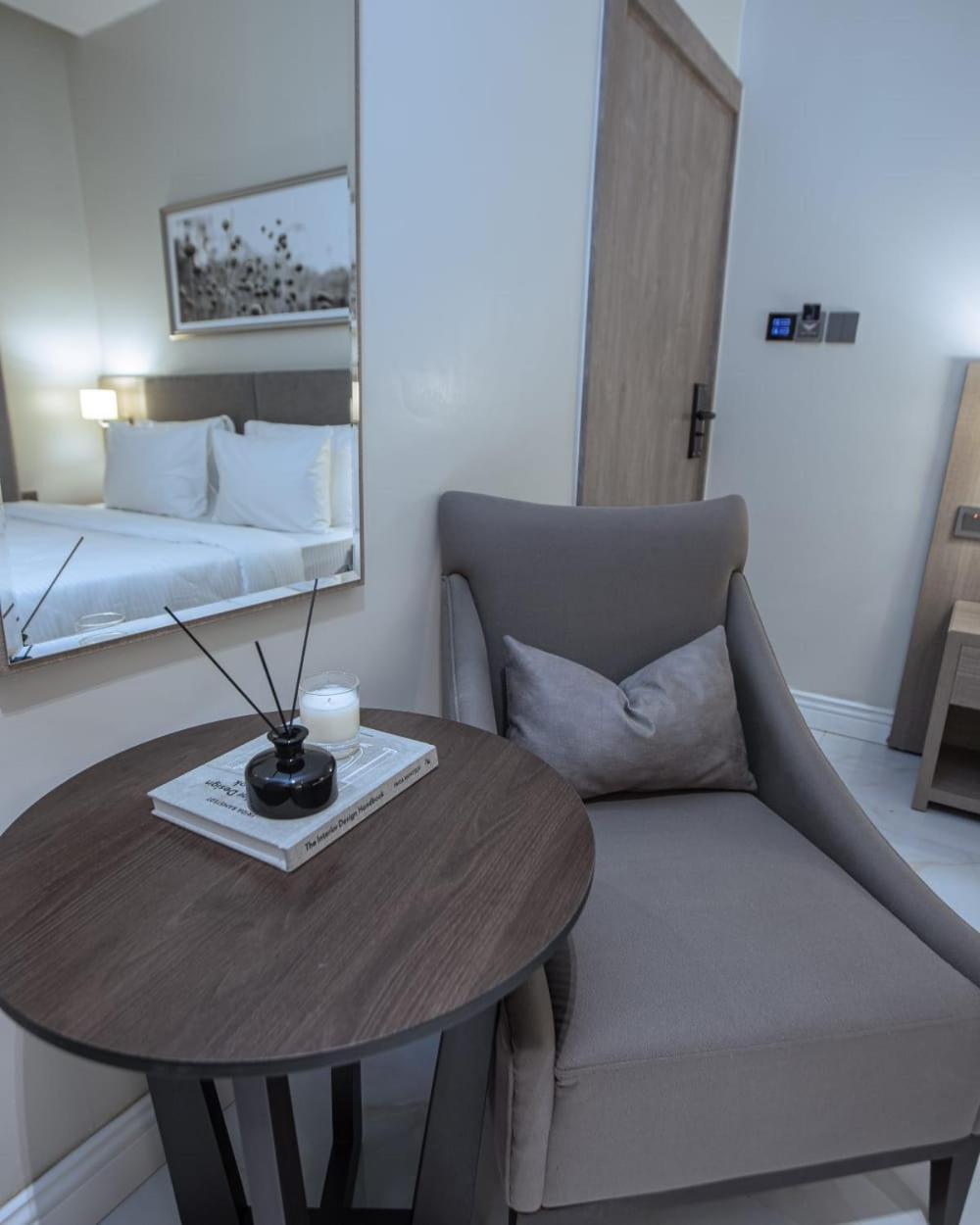 Knightsbridge Hotel & Suites 아부자 외부 사진